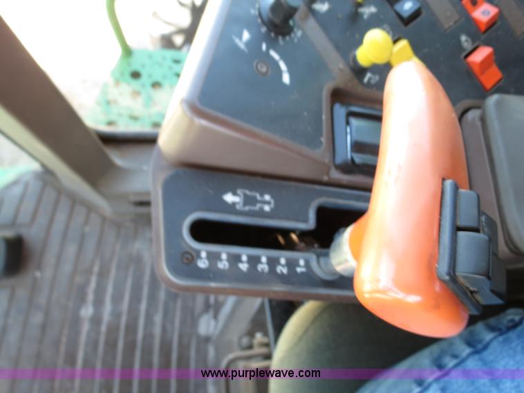 image for item B4733 1990 John Deere 9600 combine