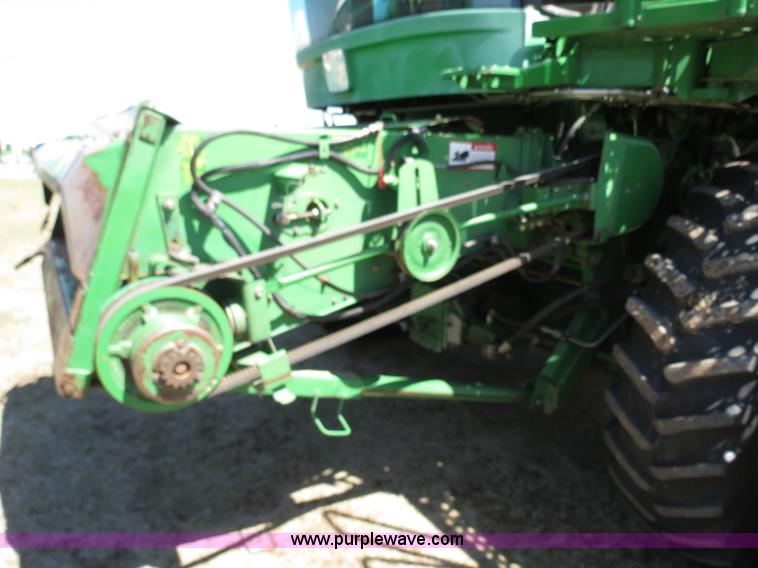 image for item B4733 1990 John Deere 9600 combine