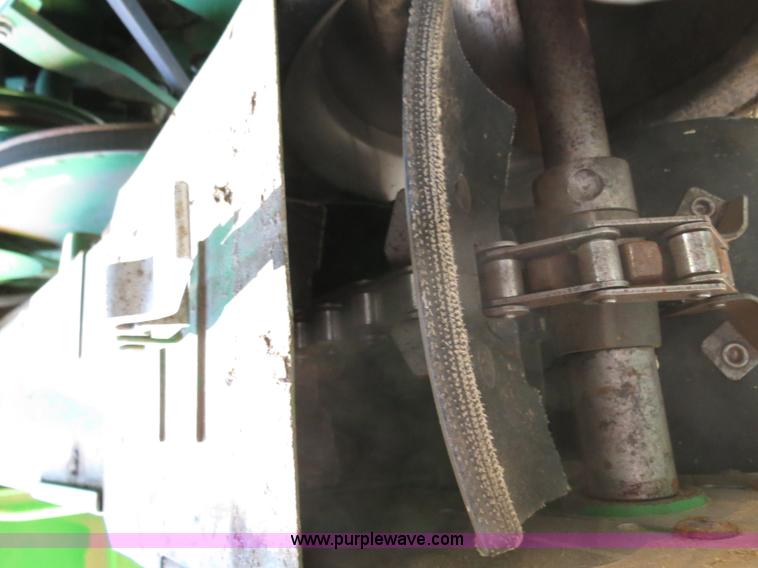 image for item B4733 1990 John Deere 9600 combine