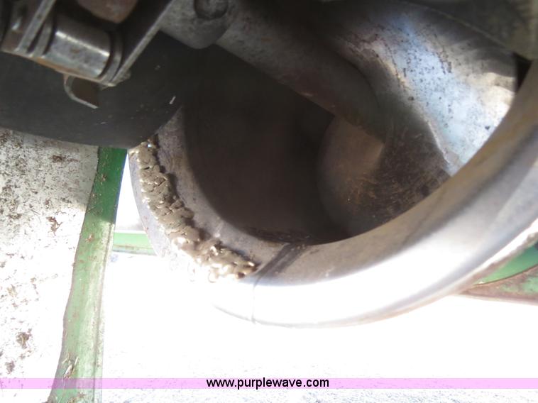 image for item B4733 1990 John Deere 9600 combine