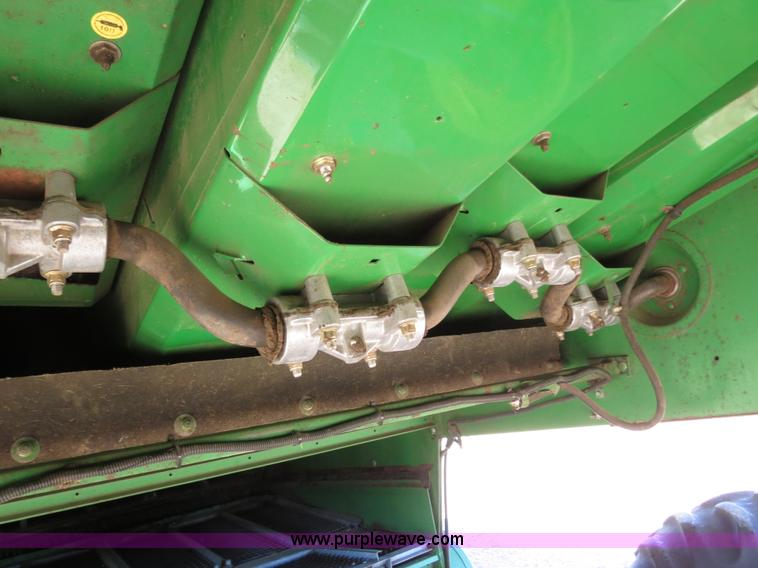 image for item B4733 1990 John Deere 9600 combine