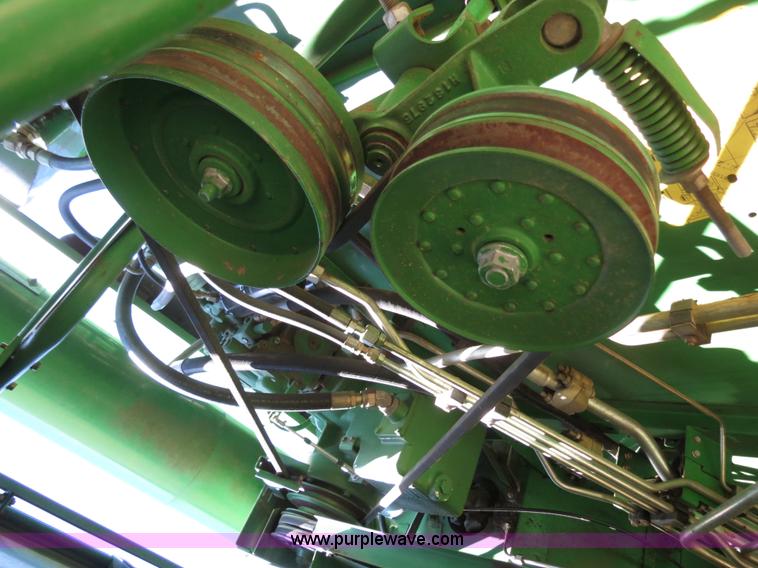 image for item B4733 1990 John Deere 9600 combine