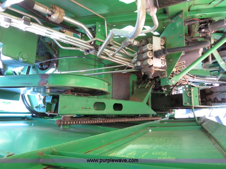 image for item B4733 1990 John Deere 9600 combine