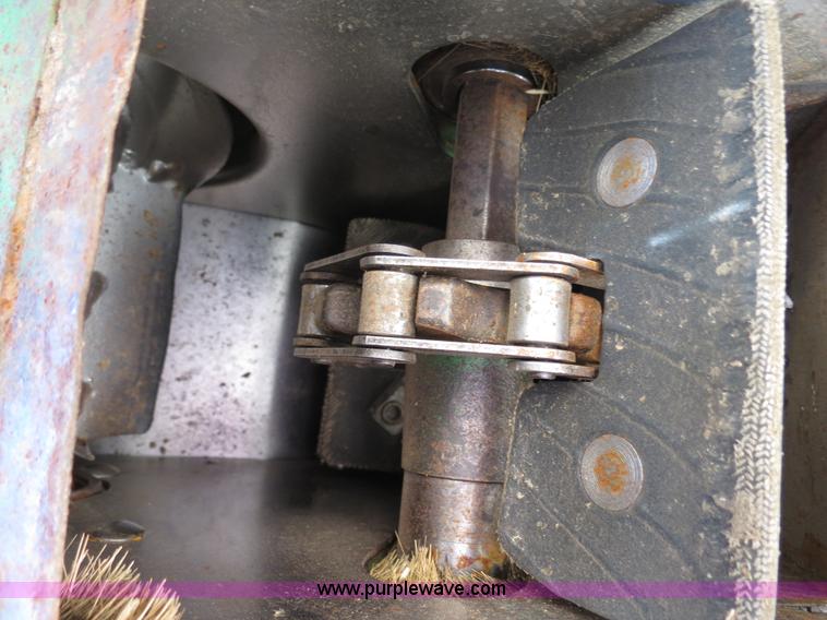 image for item B4733 1990 John Deere 9600 combine