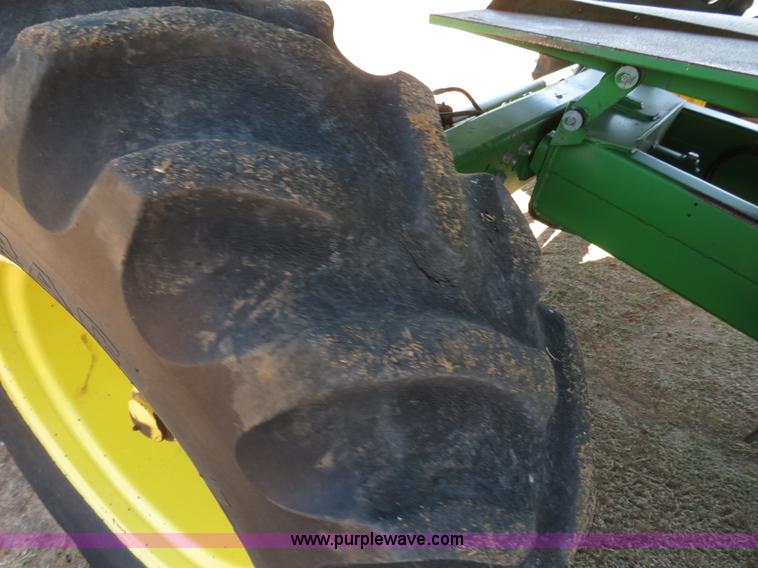 image for item B4733 1990 John Deere 9600 combine