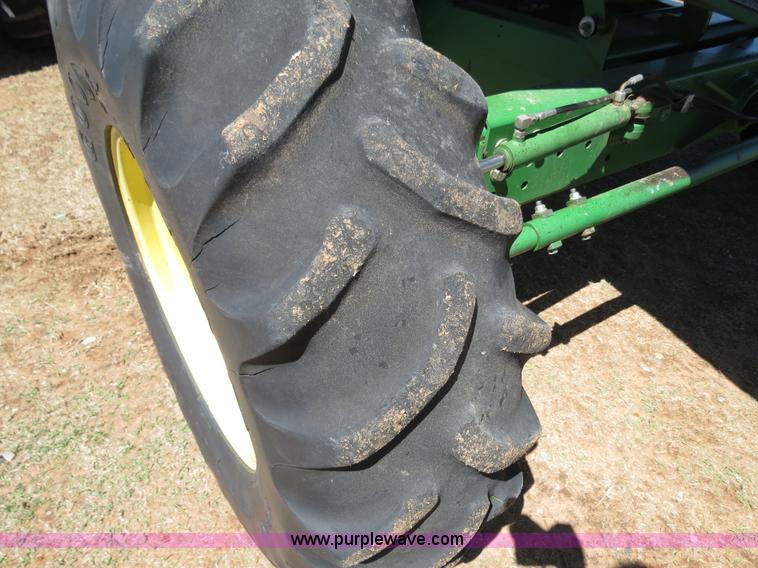 image for item B4733 1990 John Deere 9600 combine