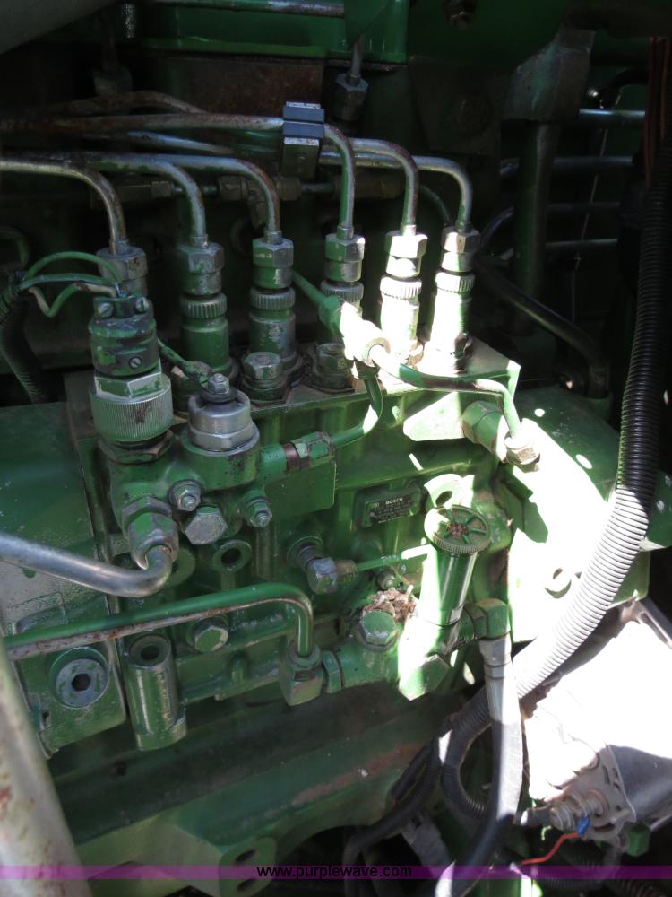 image for item B4733 1990 John Deere 9600 combine