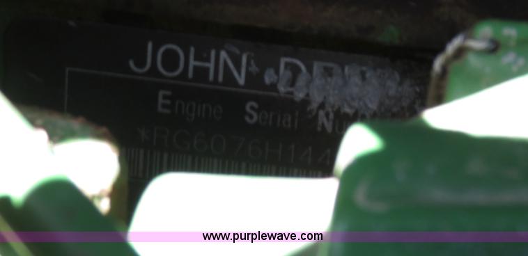 image for item B4733 1990 John Deere 9600 combine