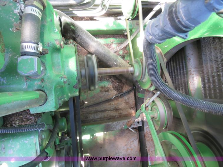 image for item B4733 1990 John Deere 9600 combine