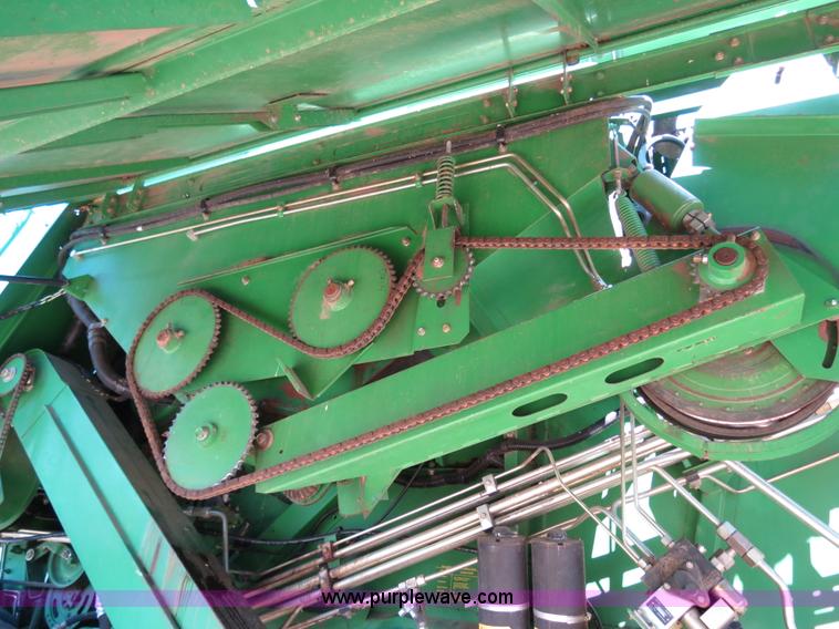 image for item B4733 1990 John Deere 9600 combine