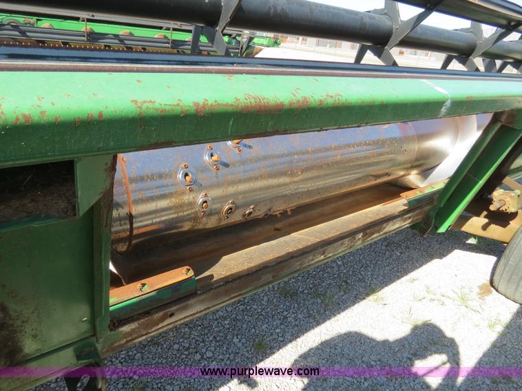 image for item B4733 1990 John Deere 9600 combine