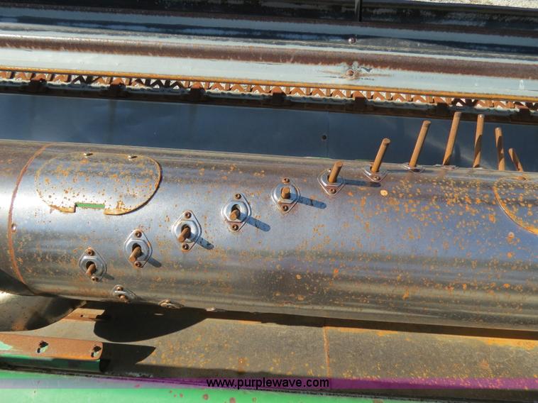 image for item B4733 1990 John Deere 9600 combine