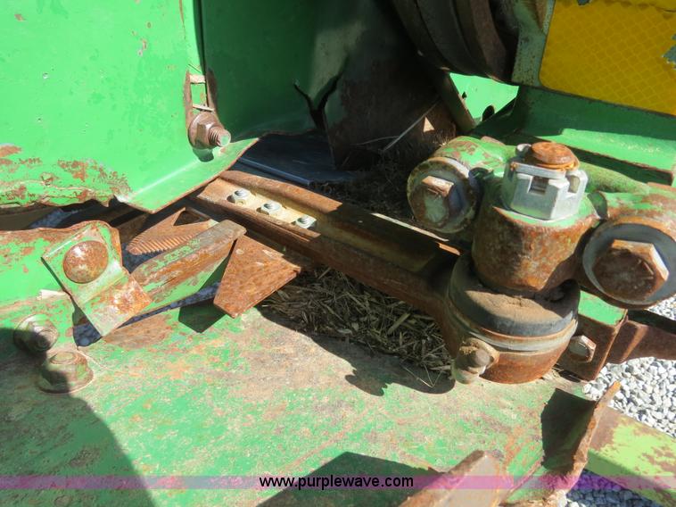 image for item B4733 1990 John Deere 9600 combine