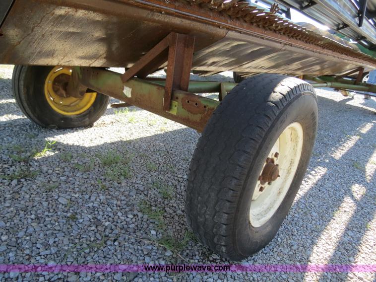 image for item B4733 1990 John Deere 9600 combine