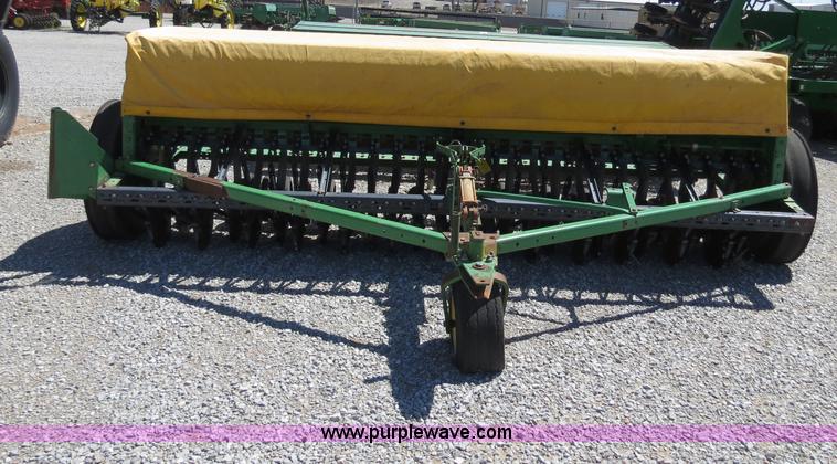image for item B4736 John Deere 450 double grain drill