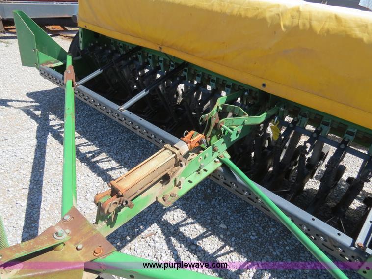 image for item B4736 John Deere 450 double grain drill