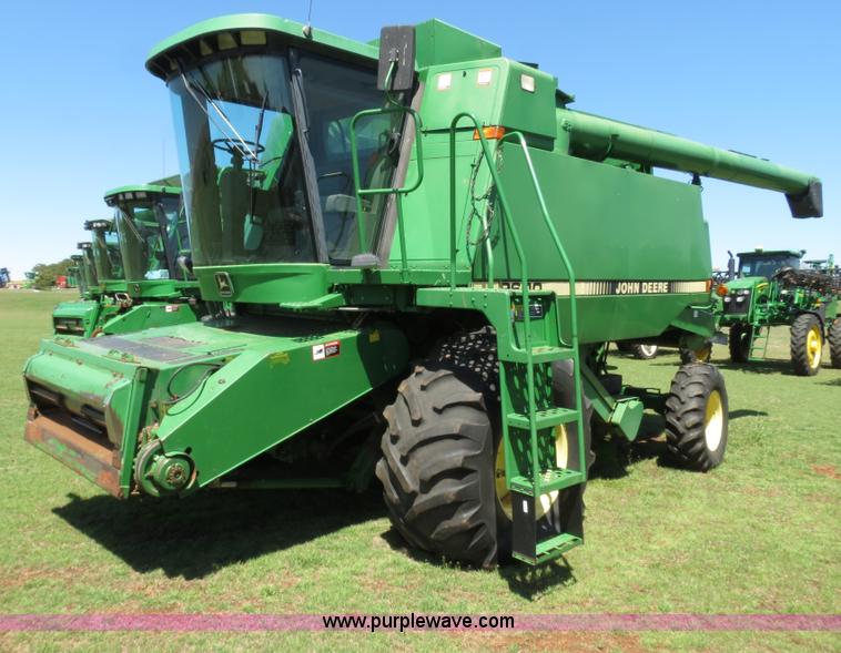 image for item B4737 1996 John Deere 9600 combine