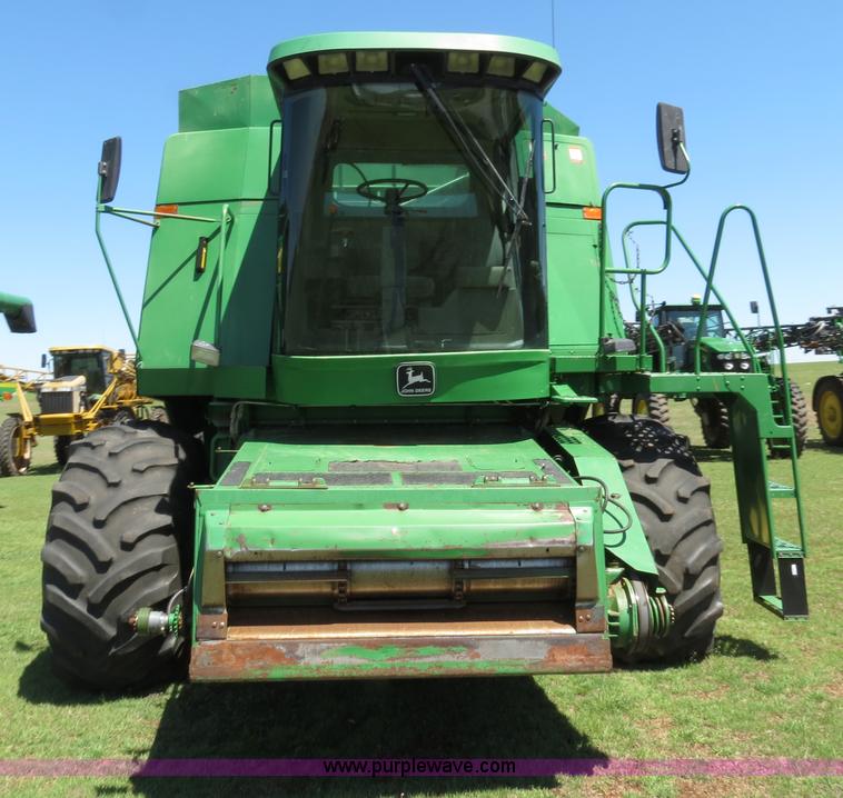 image for item B4737 1996 John Deere 9600 combine