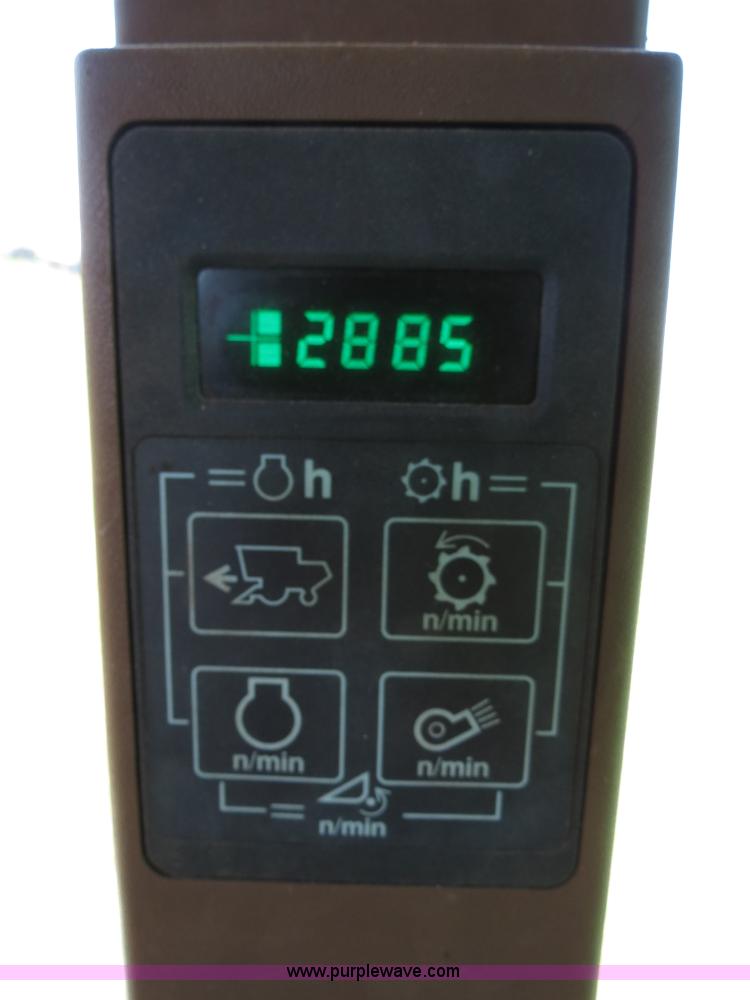 image for item B4737 1996 John Deere 9600 combine