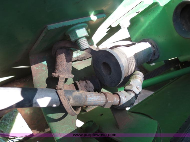 image for item B4737 1996 John Deere 9600 combine