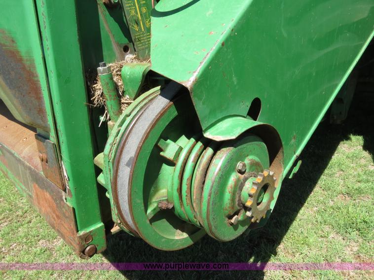 image for item B4737 1996 John Deere 9600 combine