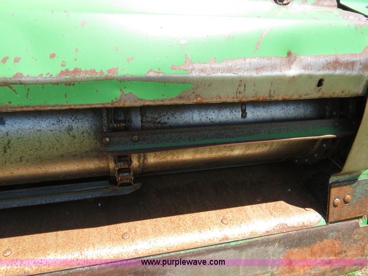 image for item B4737 1996 John Deere 9600 combine