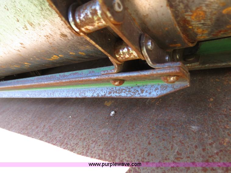 image for item B4737 1996 John Deere 9600 combine