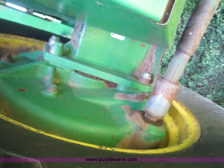 image for item B4737 1996 John Deere 9600 combine