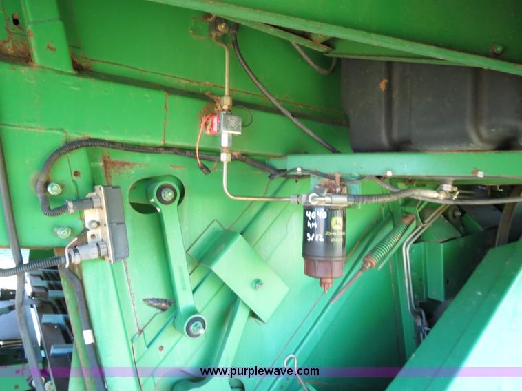image for item B4737 1996 John Deere 9600 combine