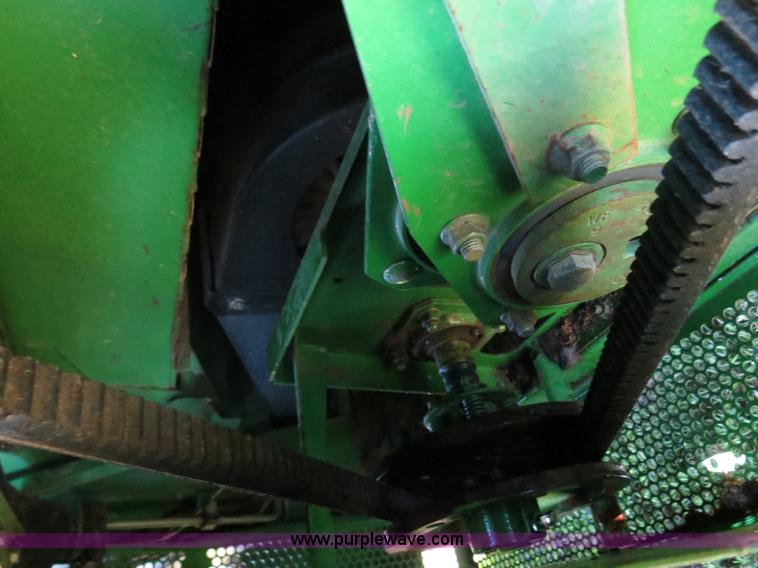 image for item B4737 1996 John Deere 9600 combine