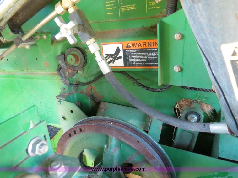 image for item B4737 1996 John Deere 9600 combine