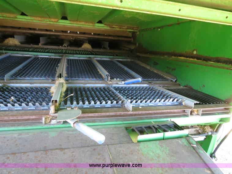 image for item B4737 1996 John Deere 9600 combine