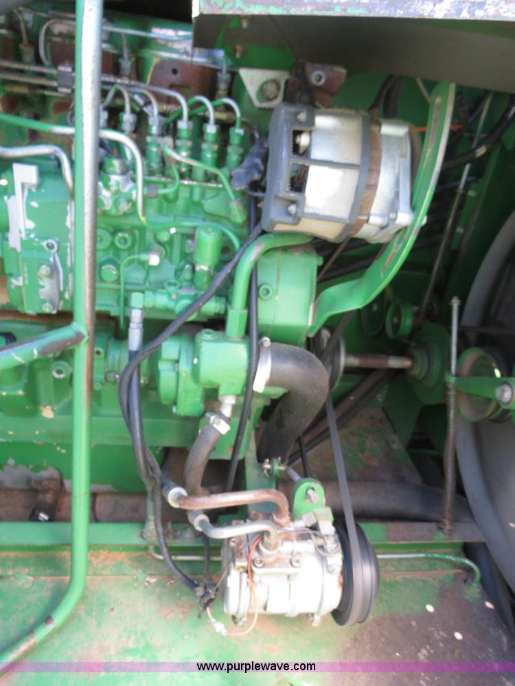 image for item B4737 1996 John Deere 9600 combine