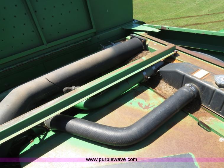 image for item B4737 1996 John Deere 9600 combine
