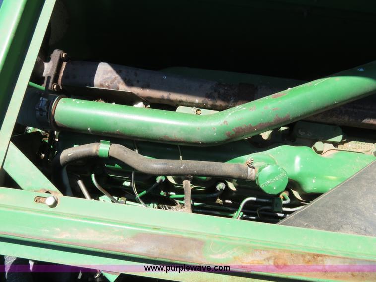 image for item B4737 1996 John Deere 9600 combine