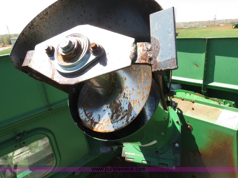 image for item B4737 1996 John Deere 9600 combine