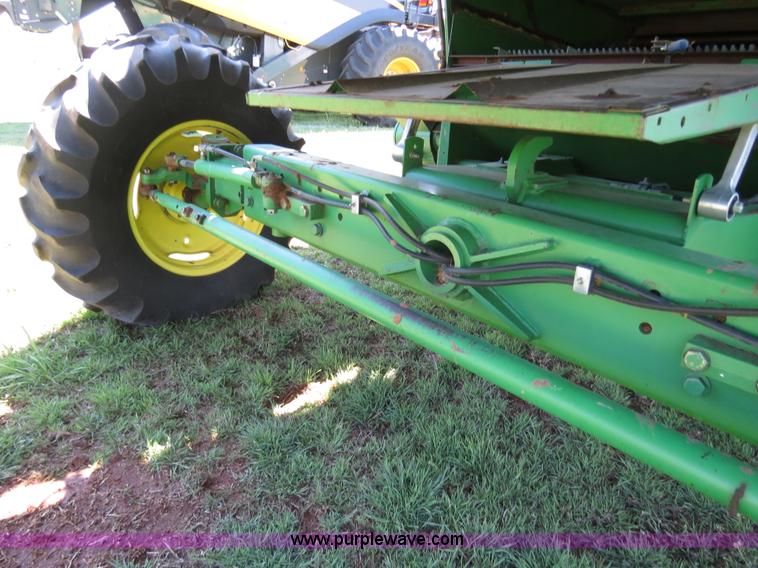 image for item B4737 1996 John Deere 9600 combine