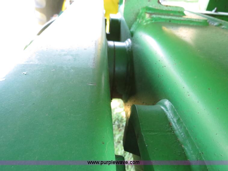 image for item B4737 1996 John Deere 9600 combine