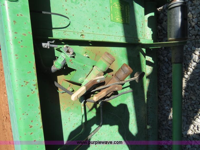 image for item B4737 1996 John Deere 9600 combine