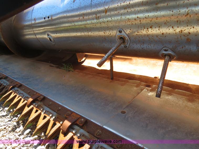 image for item B4737 1996 John Deere 9600 combine