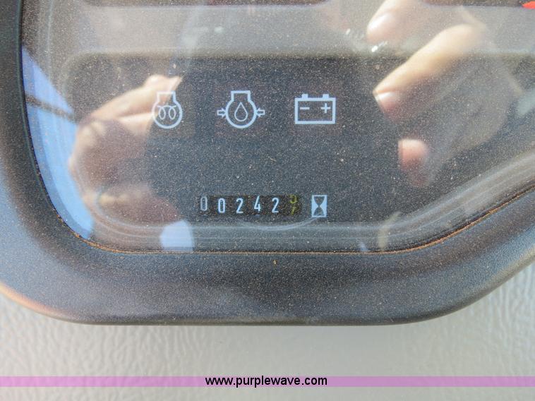 image for item B4739 2010 Case IH Farmall 60 MFWD tractor