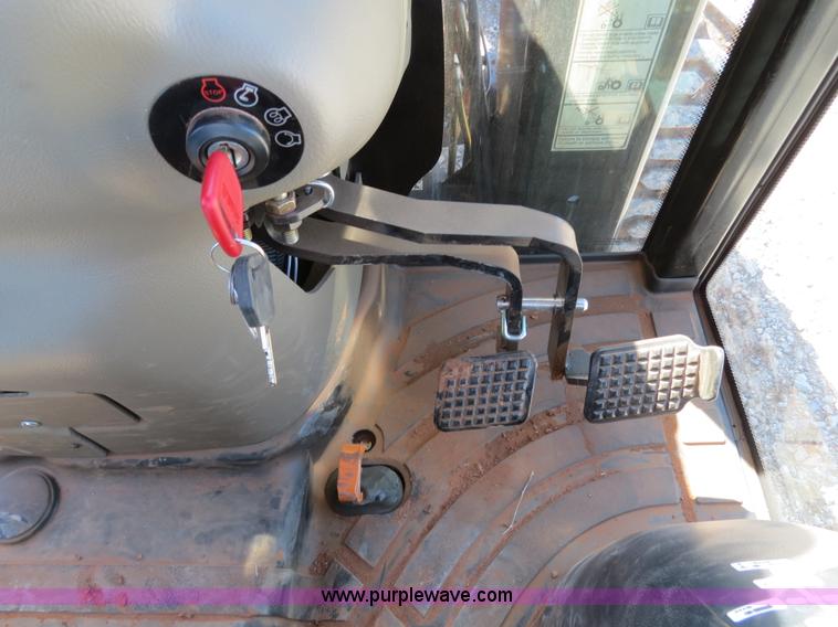 image for item B4739 2010 Case IH Farmall 60 MFWD tractor