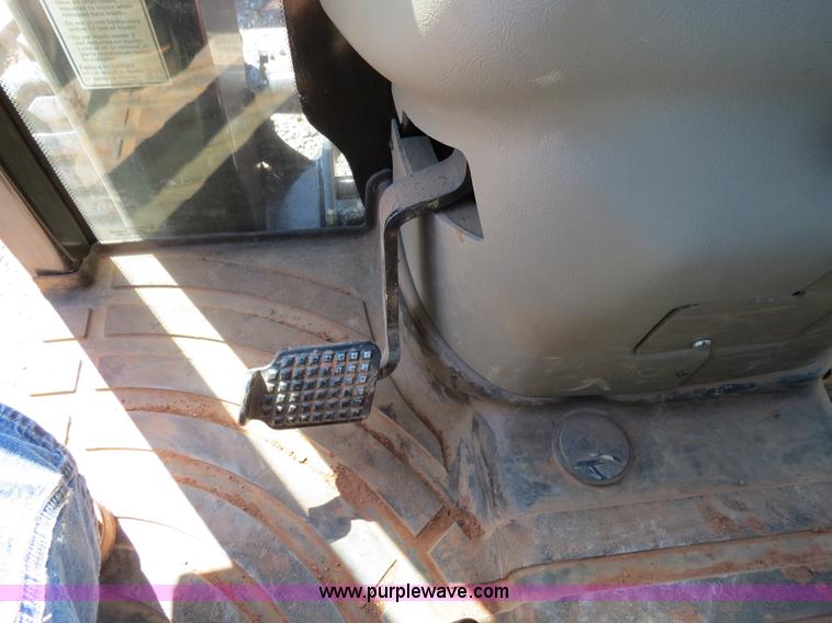 image for item B4739 2010 Case IH Farmall 60 MFWD tractor