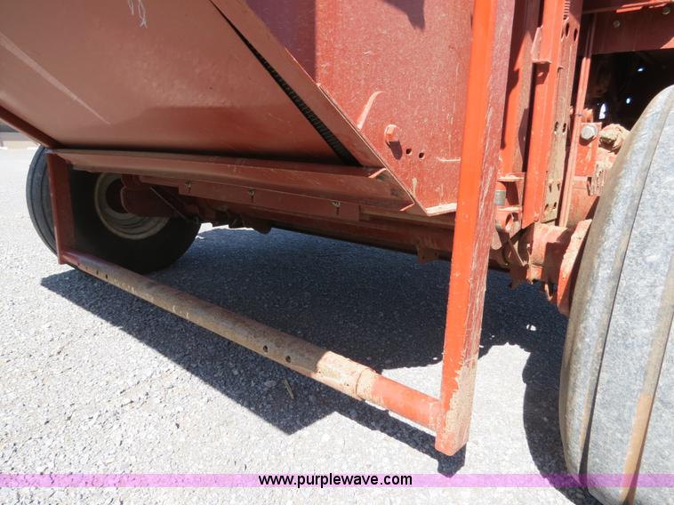 image for item B4740 2008 Hesston 956A round baler