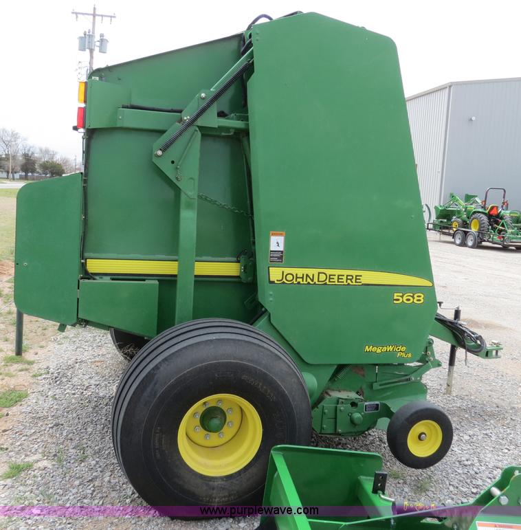 image for item B4746 2007 John Deere 568 round baler