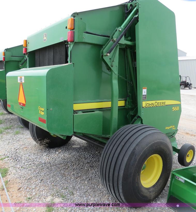 image for item B4746 2007 John Deere 568 round baler