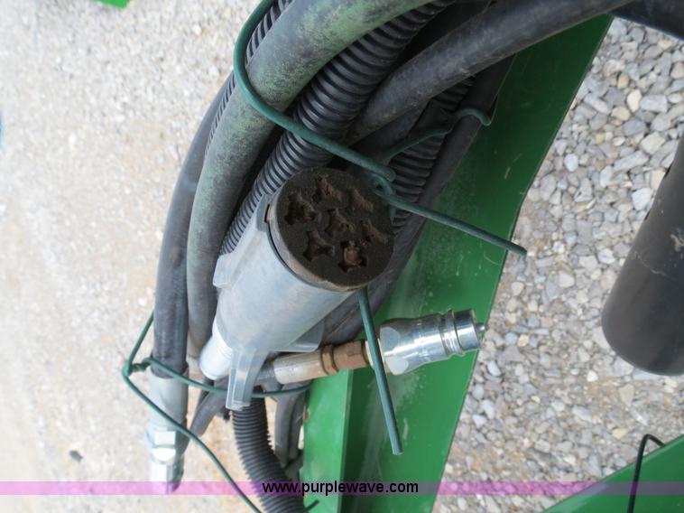 image for item B4746 2007 John Deere 568 round baler