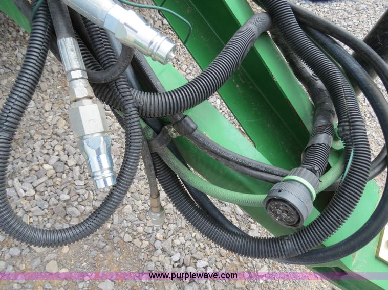 image for item B4746 2007 John Deere 568 round baler