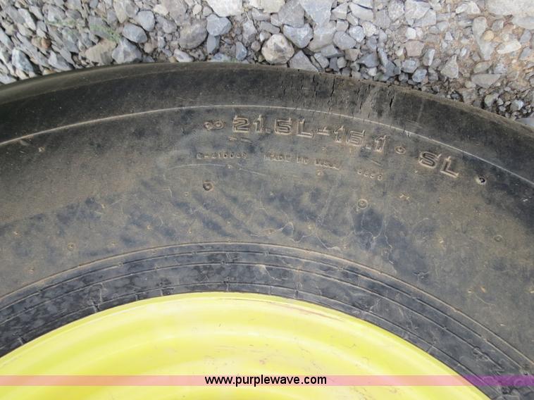 image for item B4746 2007 John Deere 568 round baler