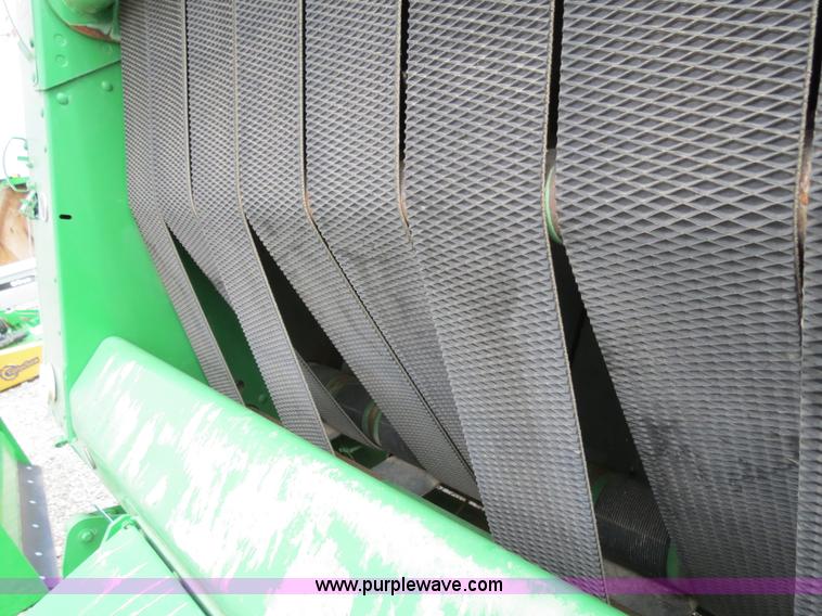 image for item B4746 2007 John Deere 568 round baler